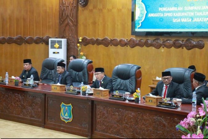 Bupati Anwar Sadat Hadiri Rapat Paripurna Istimewa PAW DPRD Tanjabbar