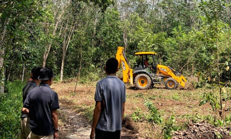 Lobi Jalan, Alat Berat Turun