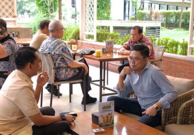 YPN Kongkow di Istana, Obrolan Politik dan OKU Ikut Dibawa