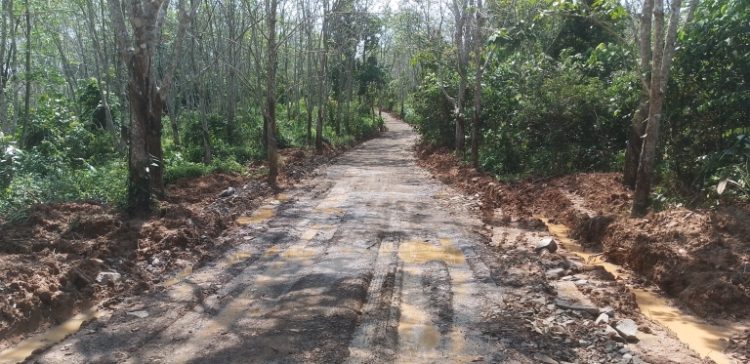 Jalan Talang Kerikil Disorot, Kades Bungkam, PUPR OKU Sulit Dikonfirmasi