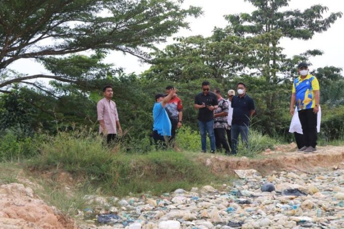 Respons Arahan Presiden, Bupati Tanjabbar Turun ke TPA Lubuk Terentang