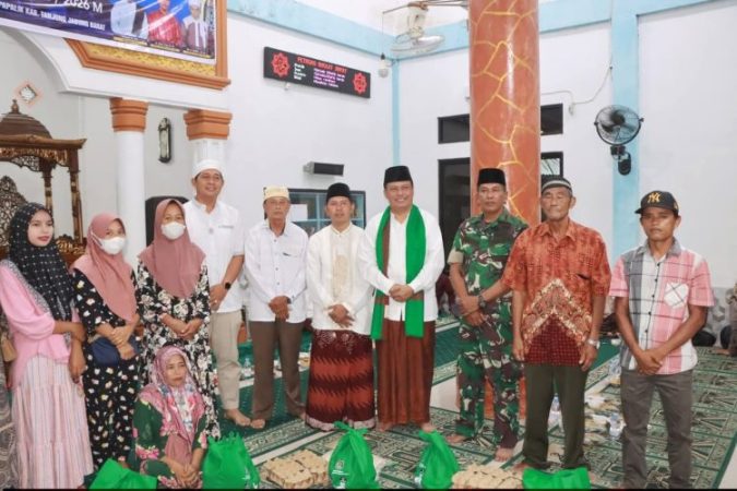 SAFARI RAMADAN DIGEBER! Wabup Katamso Turun Gunung, Bantuan Digelontor di Muara Papalik