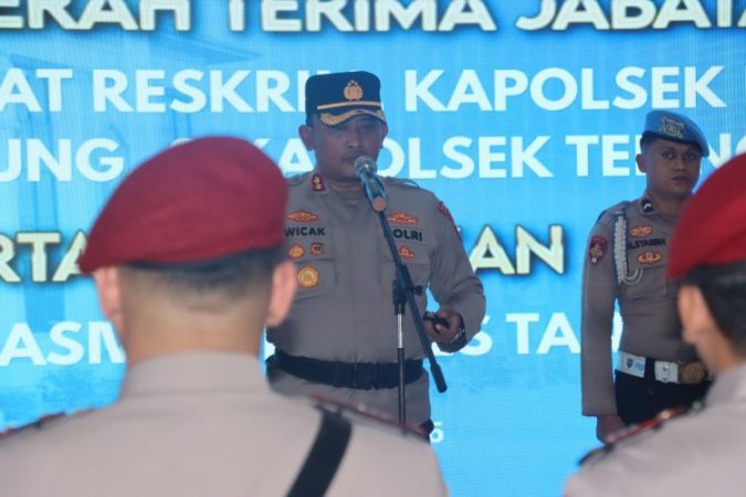 Kapolres Tanjab Barat Mutasi PJU dan Kapolsek, Tekankan Adaptasi Cepat