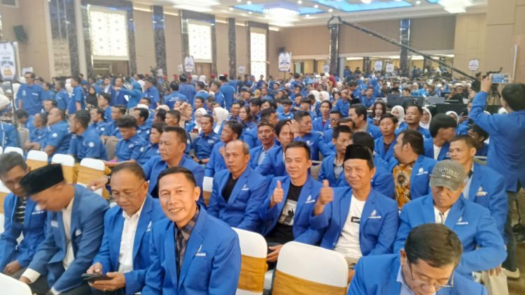 OKU Tampil Beda di Lautan Biru PAN Sumsel
