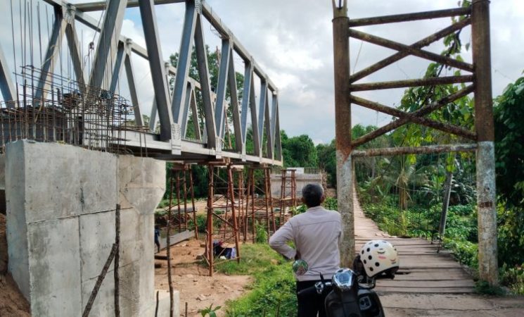 Ngaco! Duit 70% Cair, Jembatan Rp15,6 M Baru 60%