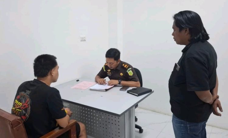 Kasus Pembunuhan di OKU Naik Tahap II, Tersangka Ari Resmi Diserahkan ke Jaksa