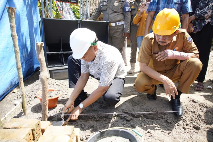 GEBRAK RATILAHU Dimulai di OKU Timur, Enos: 1.000 Rumah Siap Diperbaiki!