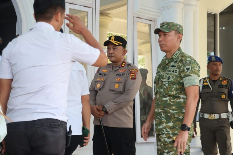 Kapolres Tanjab Barat Kawal Kunker Menkes, Layanan RSUD KH Daud Arif Digeber