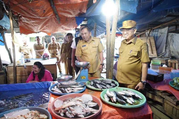 Jelang Iduladha, TPID OKU Timur Sidak Pasar: Harga Aman, Cabai Mulai “Pedas”