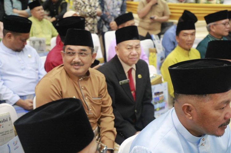 Anwar Sadat Perkuat Sinergi Daerah, Tanjab Barat–Kota Jambi Resmi Teken Kerja Sama Strategis