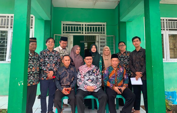 Supervisi NR di KUA Semidang Aji, Kakan Kemenag OKU Tekankan Akurasi Data dan Jaga Integritas ASN