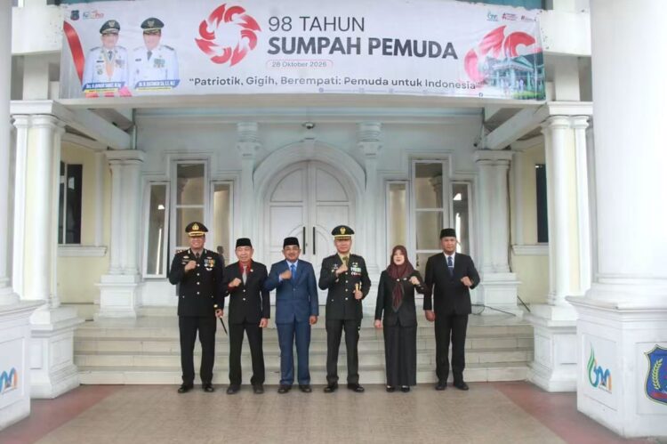 Hamdani Beri Apresiasi, Dua Petugas Pembaca Naskah Sejarah Sumpah Pemuda Dapat Bingkisan